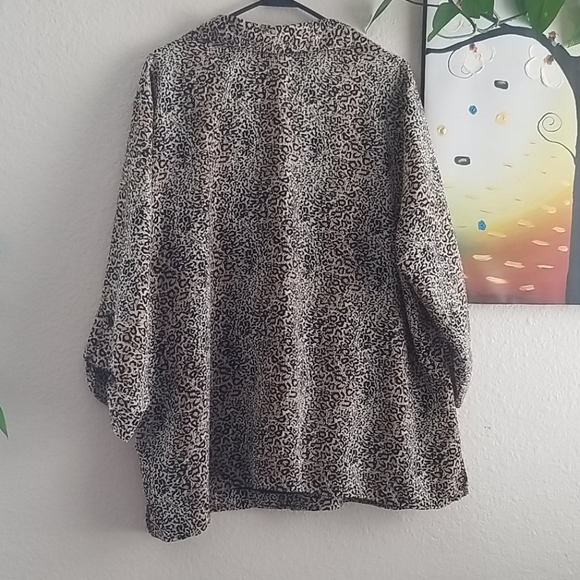 Worthington Blouse - Picture 10 of 11